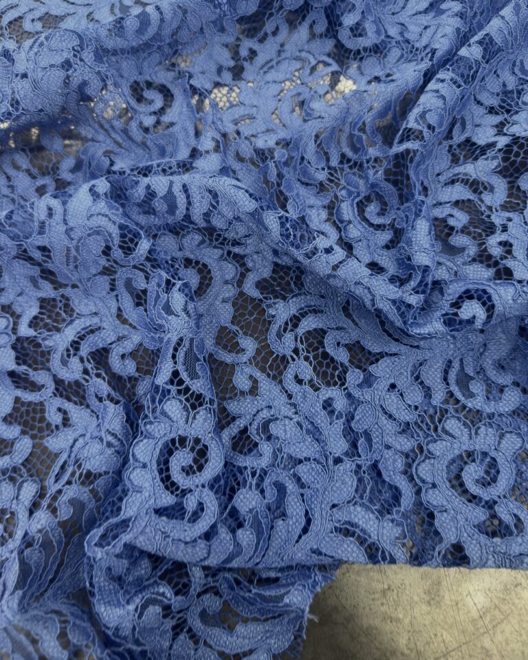 Dentelle & sequin