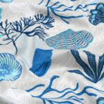 Tissu coton enduit imprimé Gambier - Bleu, fond naturel