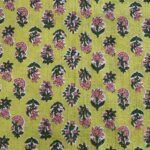 Tissu coton indien lamé - Fleurs, fond vert clair