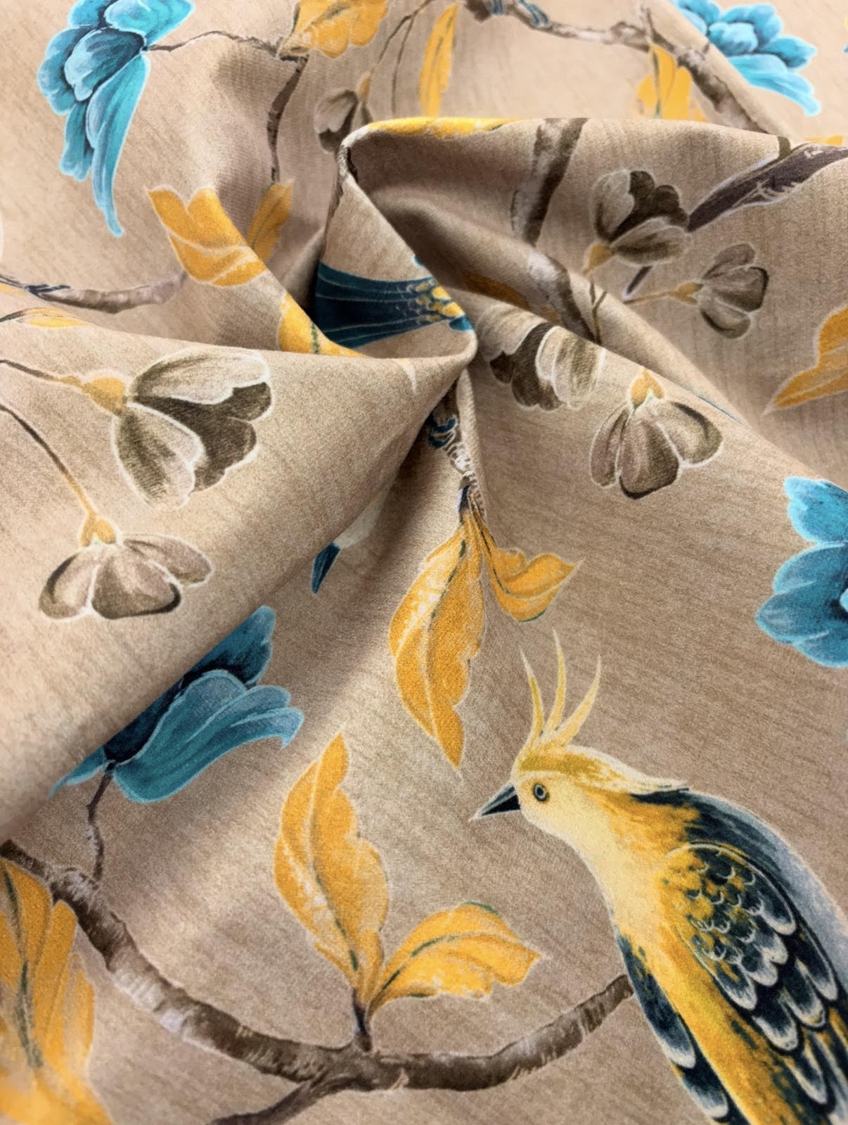Screenshot Coupon de tissu Velours microfibre imprimé oiseaux fond Ficelle 0,60 m x 1,40 m - N°126 – Image 1