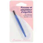 Pinceau de nettoyage avec enfile-aiguille pour machine à coudre